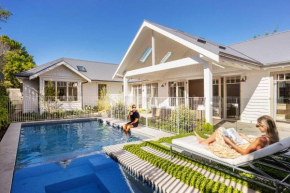 Muskoka Luxe Retreat with Pool Spa & Fire Pit, Mount Martha